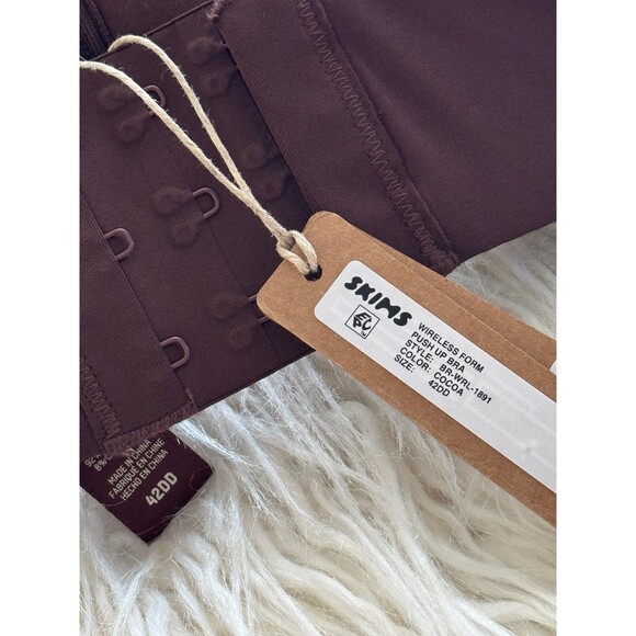 Skims Wireless Push Up Plunge Bra Cocoa Size 42DD - Picture 7 of 7